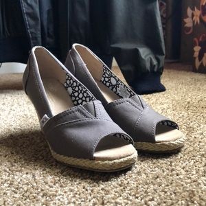 Toms Wedges